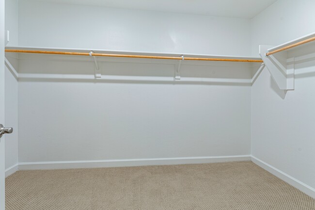 Building Photo - 14241 E Hub Dr