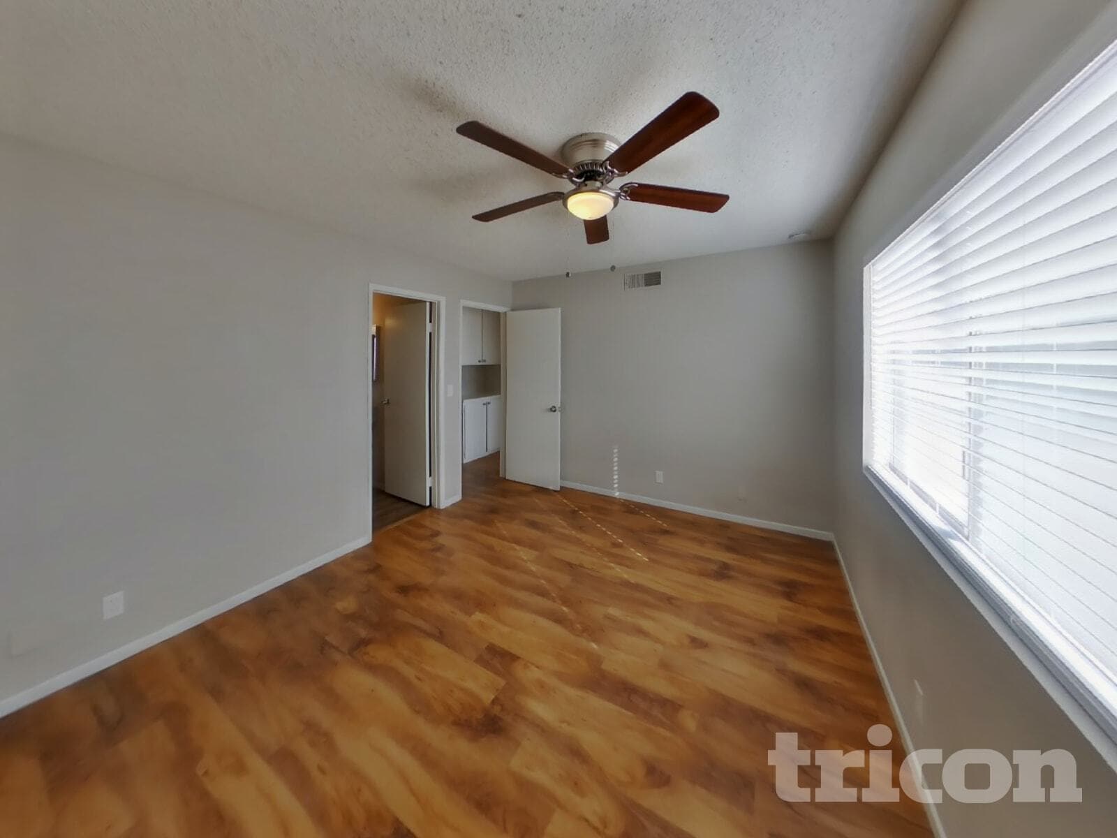 Building Photo - 4078 Deerfield Ave