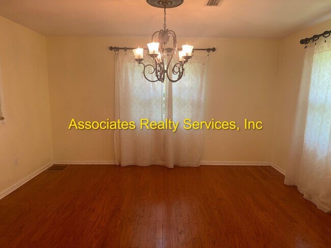 Building Photo - COMING SOON!!! Beautiful 4bed/3bath Corner Lot in Suburban Heights