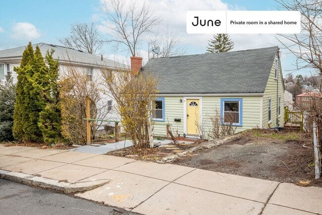 Building Photo - Room in Shared 5 bed/2 bath home