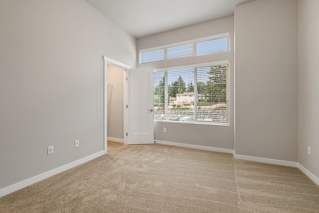 Building Photo - Modern 2-Bedroom Townhome in Kenmore Balbirnie Park
