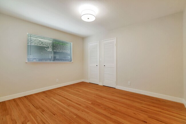 Building Photo - Move-In Ready Cambrian Gem – New Appliance...