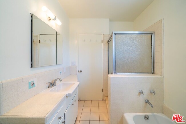 Building Photo - 1411 Hayworth Ave