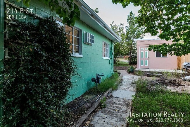 Building Photo - 214 B St