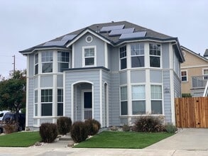 Building Photo - ~4 Bedroom 2.5 Bath House ~ Includes Water & has Solar ~ Huge Savings on Utilities ~