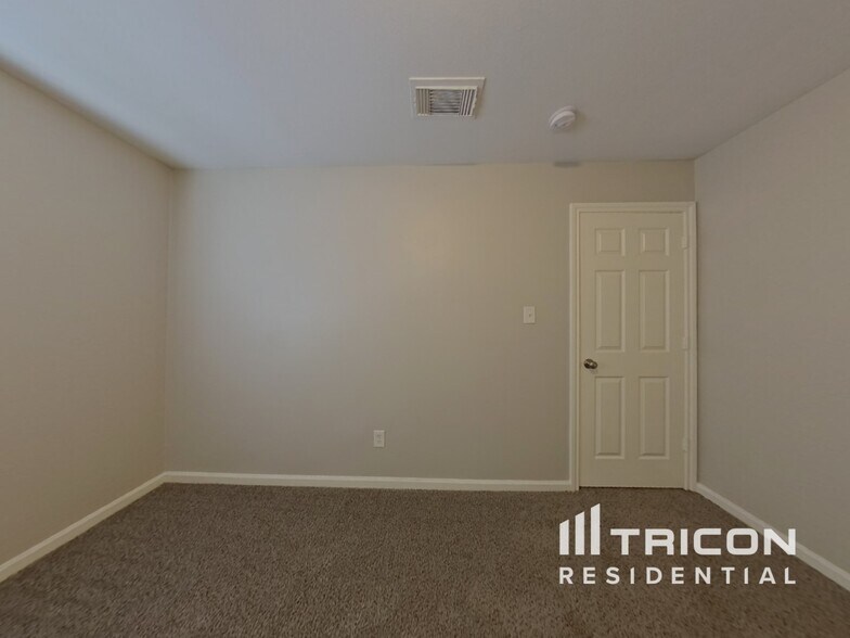 Building Photo - 10935 Mockingbird Pl