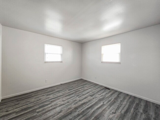 Building Photo - 2905 Dietz St