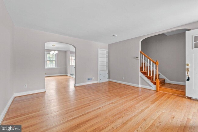 Building Photo - 131 Stanmore Rd