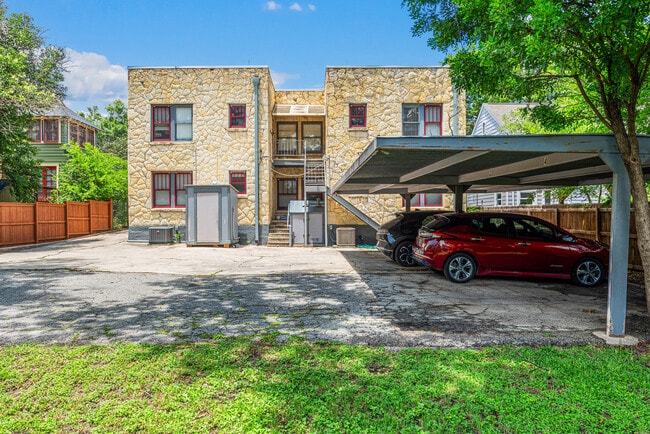 Building Photo - Huisache