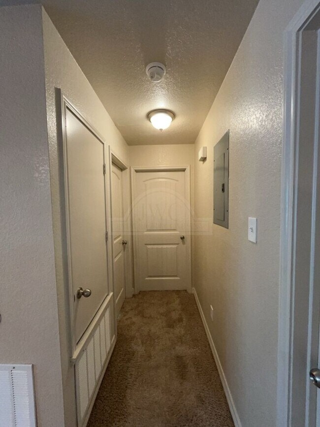 Building Photo - 1603 Massey St