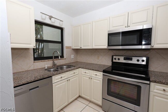 Building Photo - 26510 Southern Pines Dr