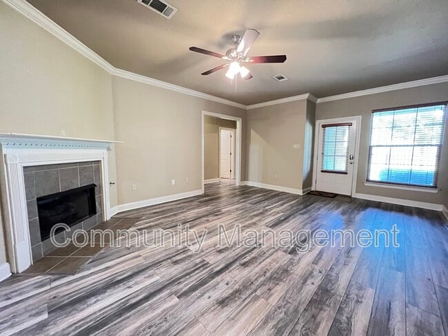 Building Photo - 4848 Windsor Village Dr