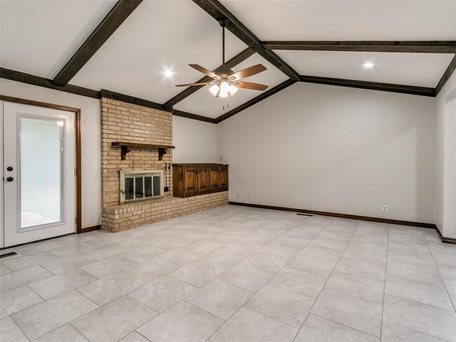 Building Photo - 1213 Westbrooke Terrace