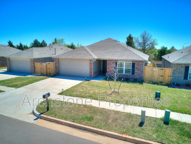 Building Photo - 1308 Dustin Dr