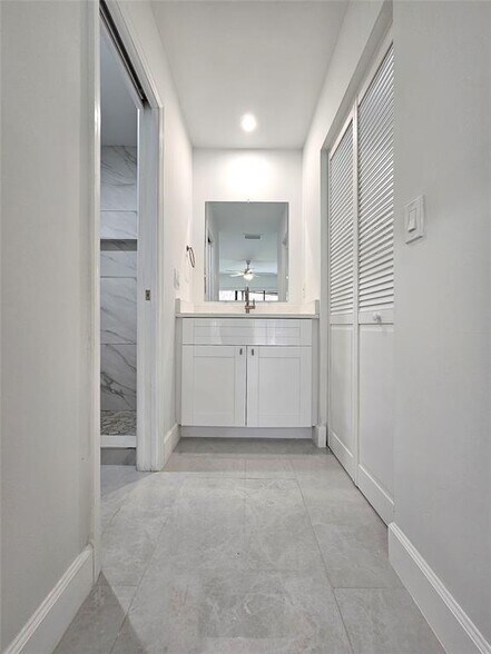 Building Photo - 9557 NW 2nd Pl