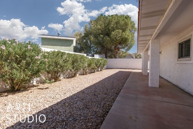 Building Photo - Beautiful 4-bedroom home!