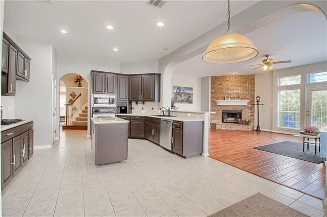Building Photo - 3003 Cashell Wood Dr