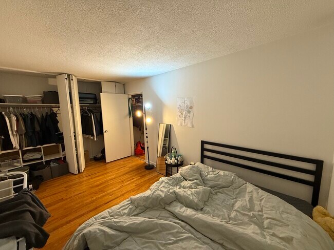 Building Photo - 524 Putnam Ave