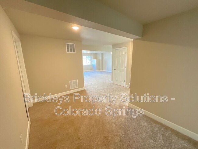 Building Photo - 6706 Golden Briar Ln