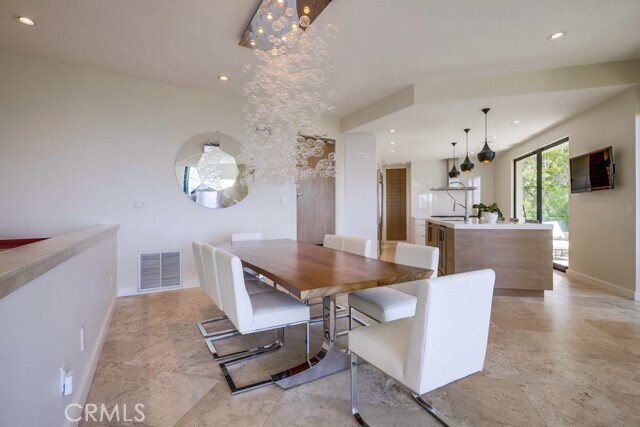 Building Photo - 1725 Del Mar Ave