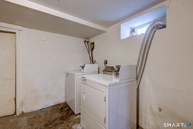 Building Photo - 86 Avery St