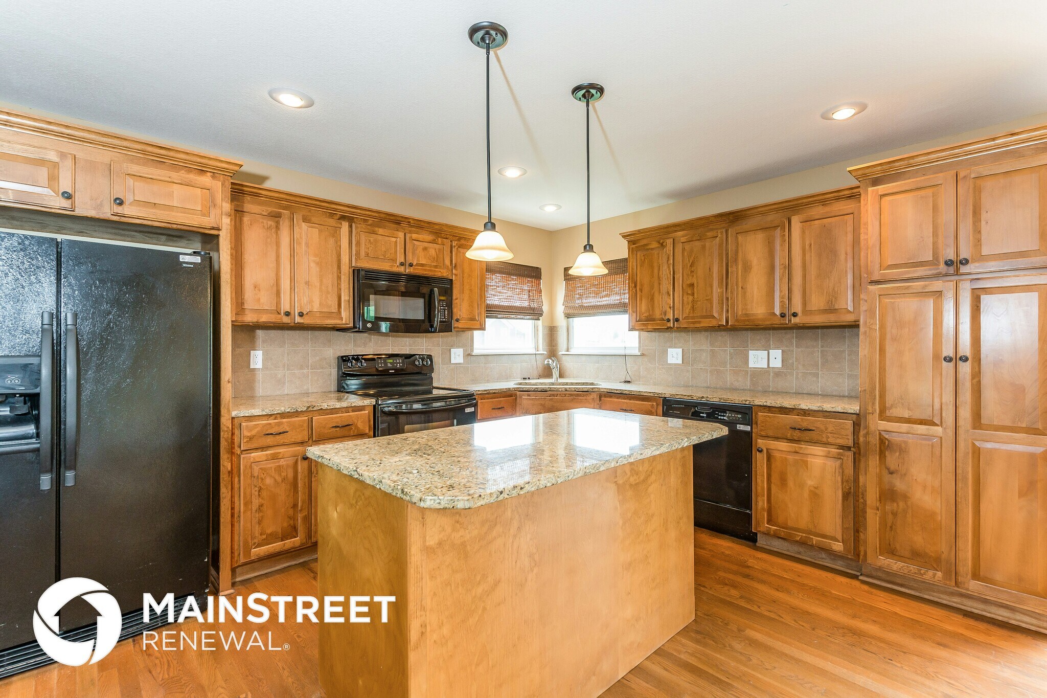 Building Photo - 1606 Fairway Ct