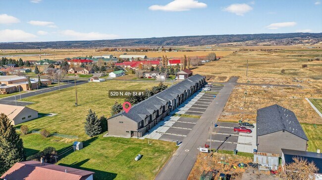 Building Photo - Beautiful 3 Bed, 2.5 Bath Townhome in Ashton