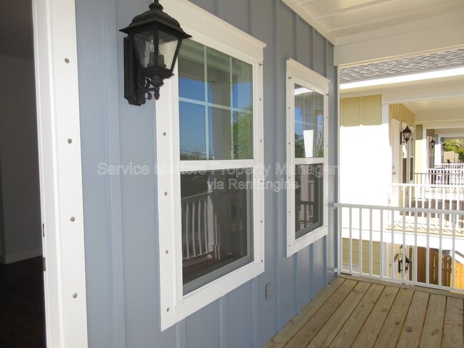 Building Photo - 716 W Intendencia St