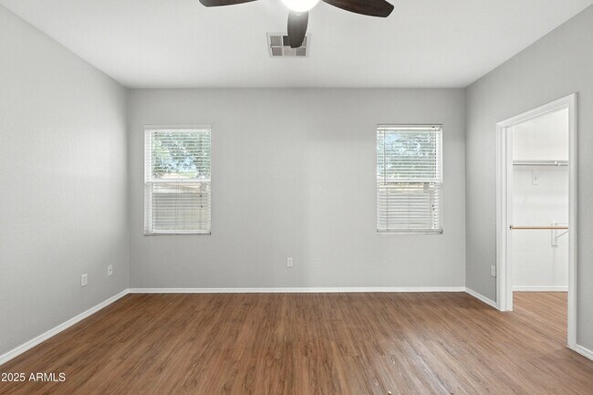 Building Photo - 7062 W Palmaire Ave