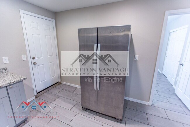 Building Photo - 2204 West Campbell Ave