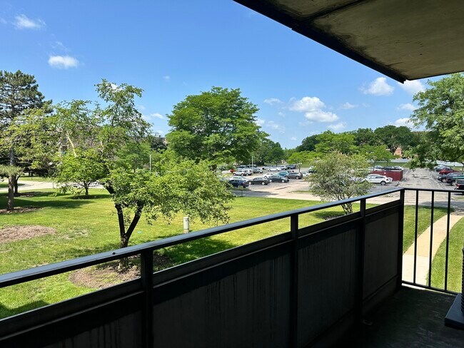 Building Photo - 1460 Fairlane Dr