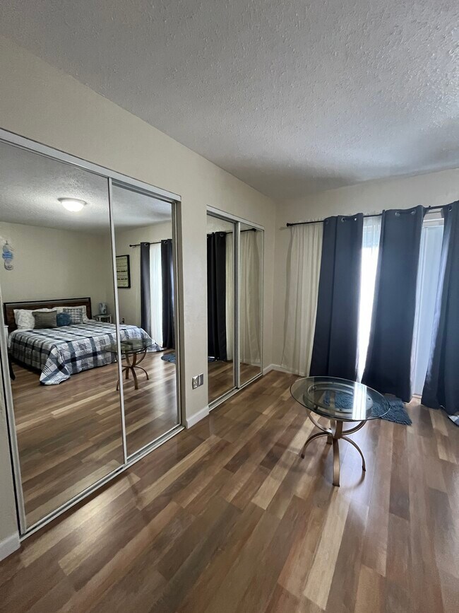 Building Photo - 7 Bristol Ln