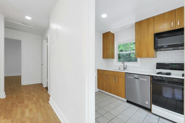 Building Photo - 179A Christie Heights St