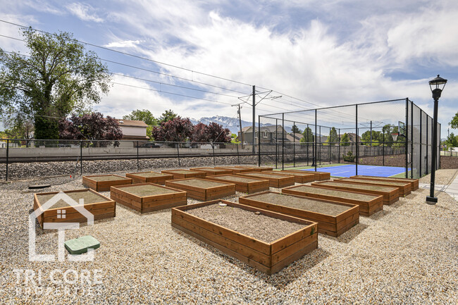 Building Photo - 140 E Lavalle-