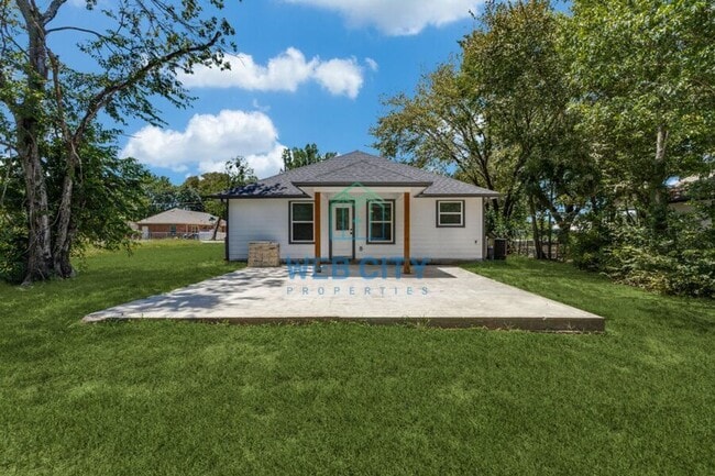 Building Photo - 13329 Lenosa Ln