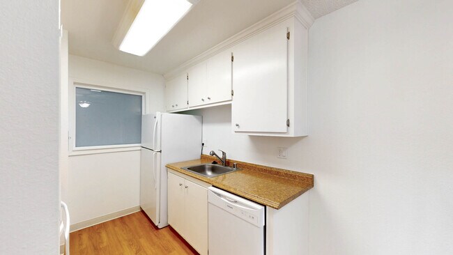 Building Photo - 521 Alameda del Prado