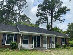 Building Photo - 4BR brick home with rocking chair porch, f...