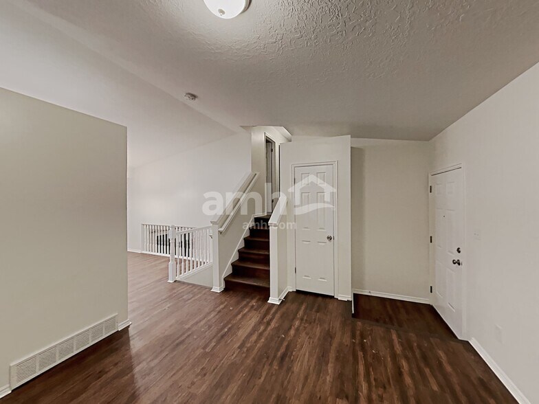 Building Photo - 514 W 150 S