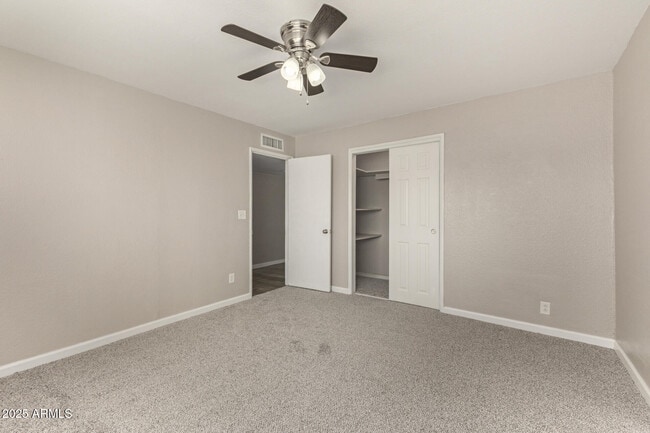 Building Photo - 2025 E Don Carlos