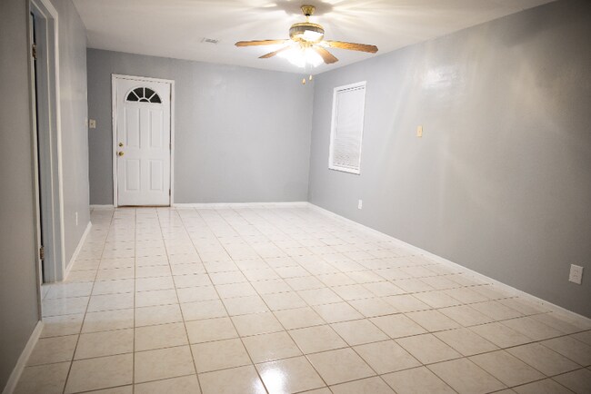 Building Photo - 1715 Jarrell Dr