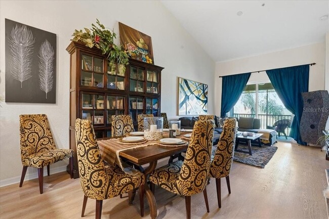 Building Photo - 819 Fairwaycove Ln