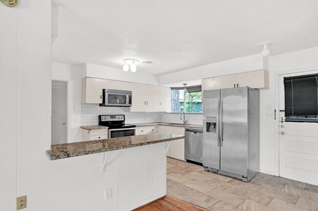 Building Photo - Convenient Living in Dallas – 3BR/2BA Home...