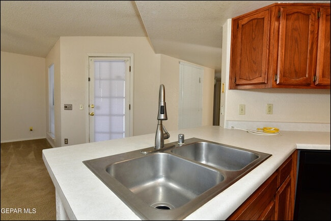 Building Photo - 6553 Brisa Del Mar Dr