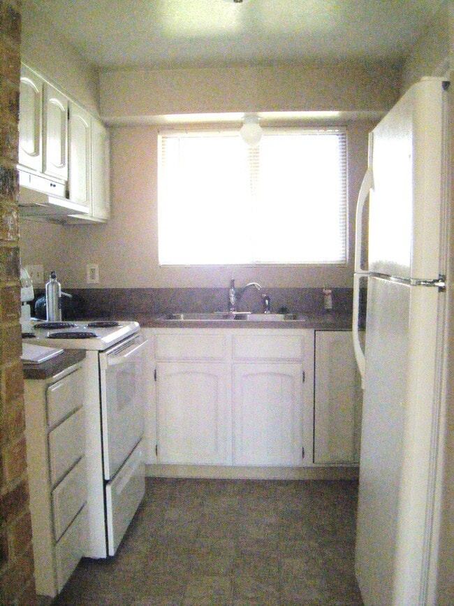 Building Photo - 3649 S Constitution Way