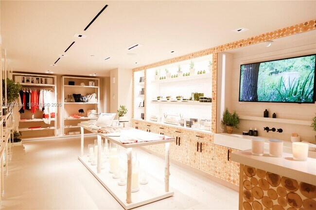 Building Photo - 2301 Collins Ave