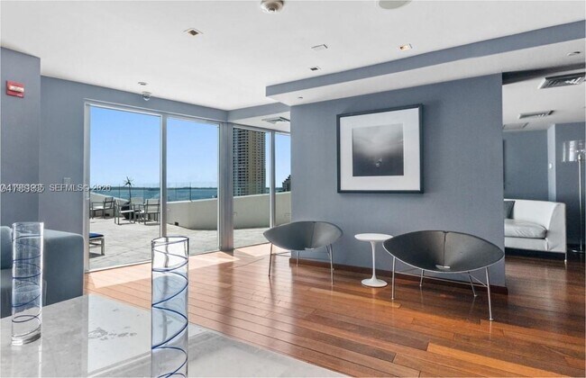 Building Photo - 335 S Biscayne Blvd