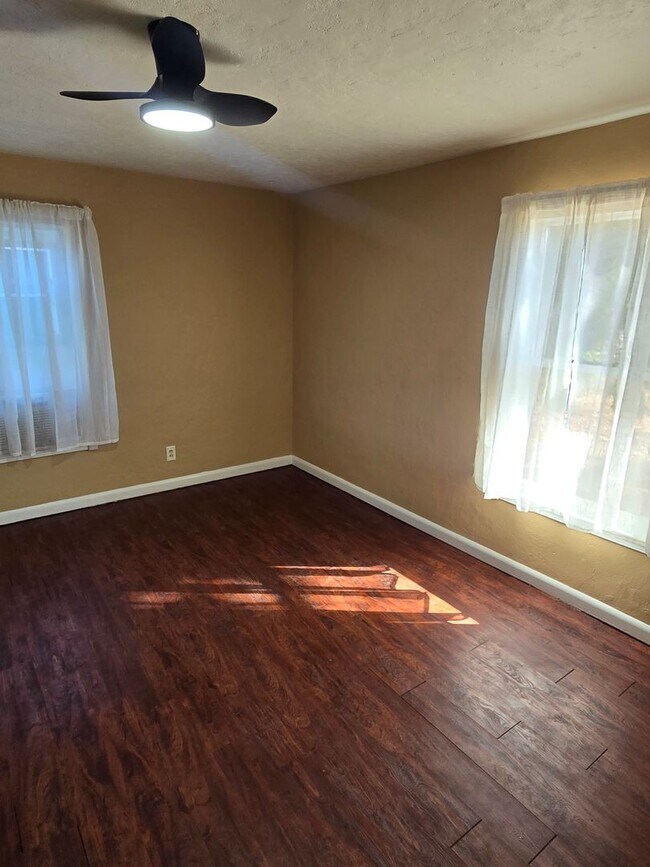 Building Photo - San426