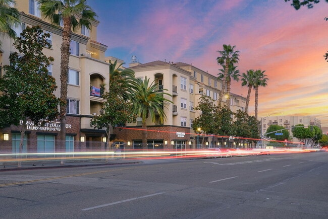Building Photo - Pinnacle at Fullerton