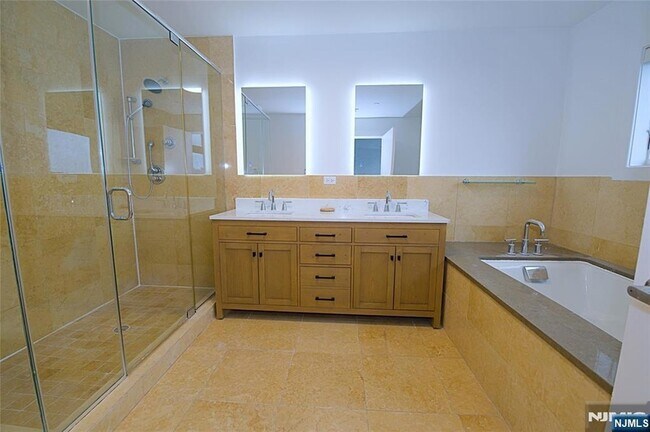 Building Photo - 11 Vela Way