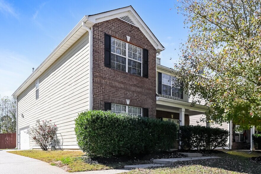 Primary Photo - 309 Breeze Ct